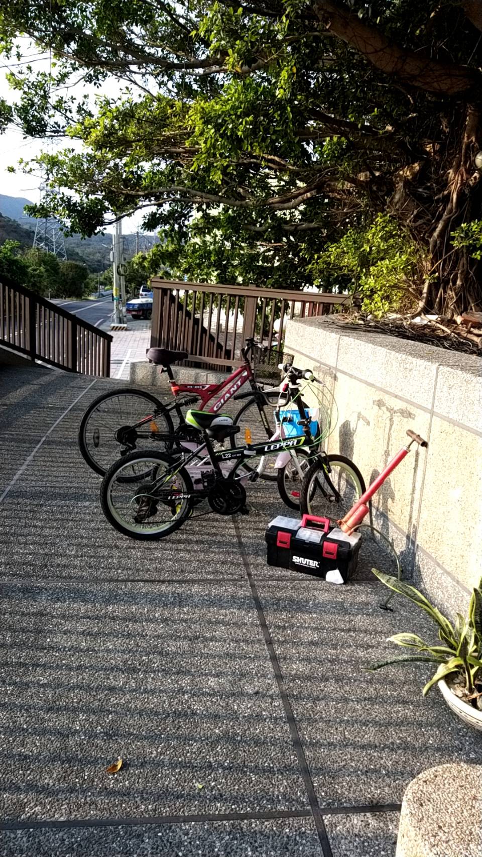 腳踏車停車位以及洗車的地方