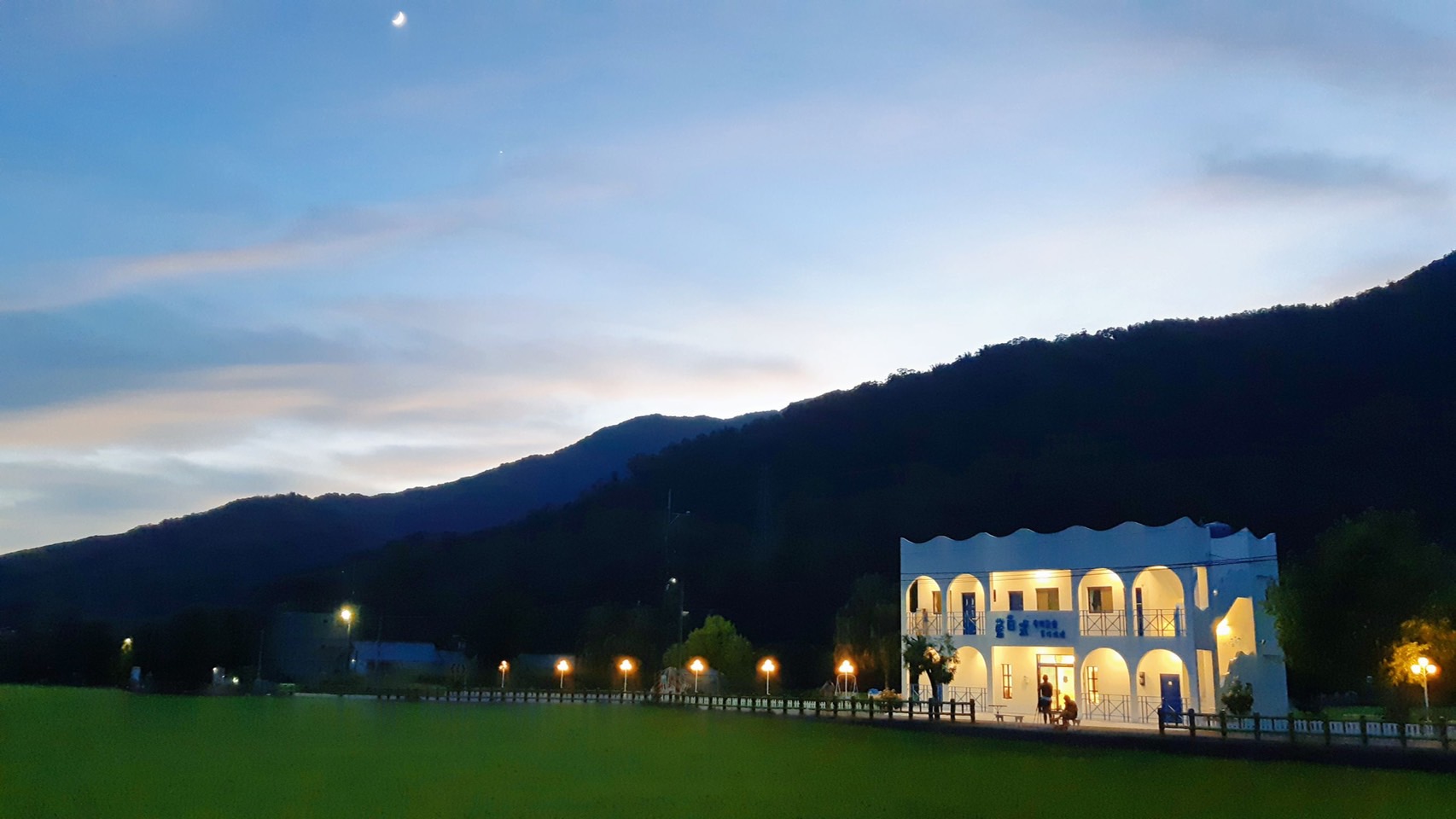 藍白式度假民宿-1