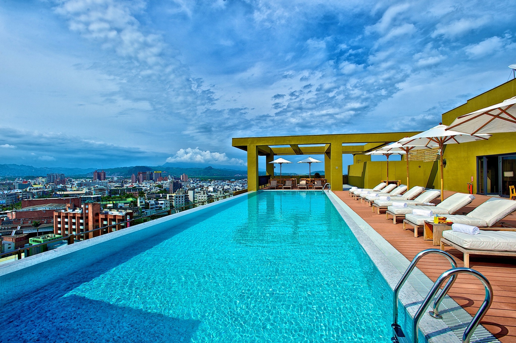 THE GAYA HOTEL-1