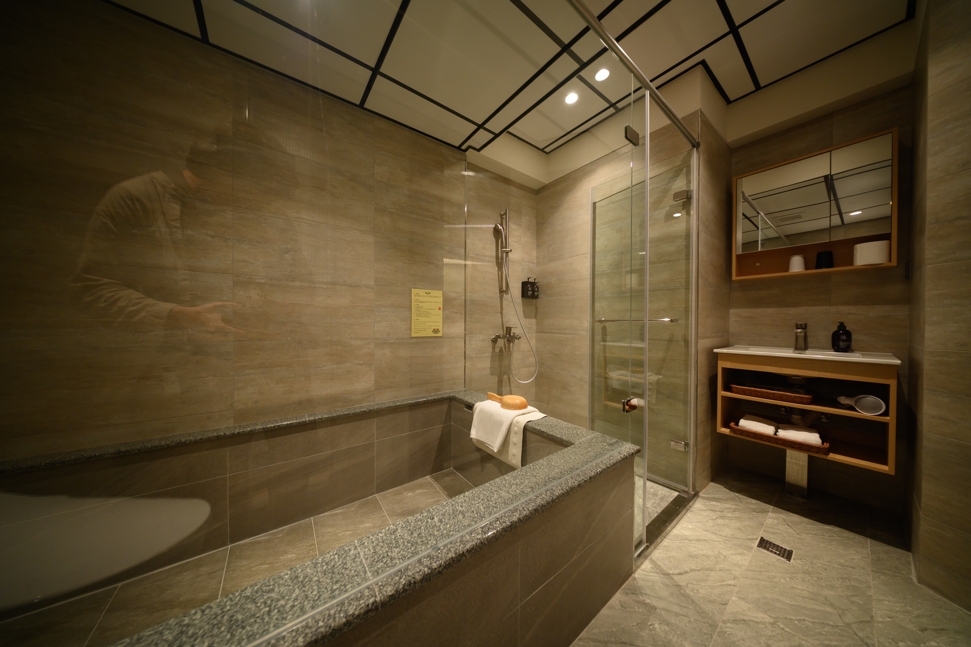  Hotel East Group23