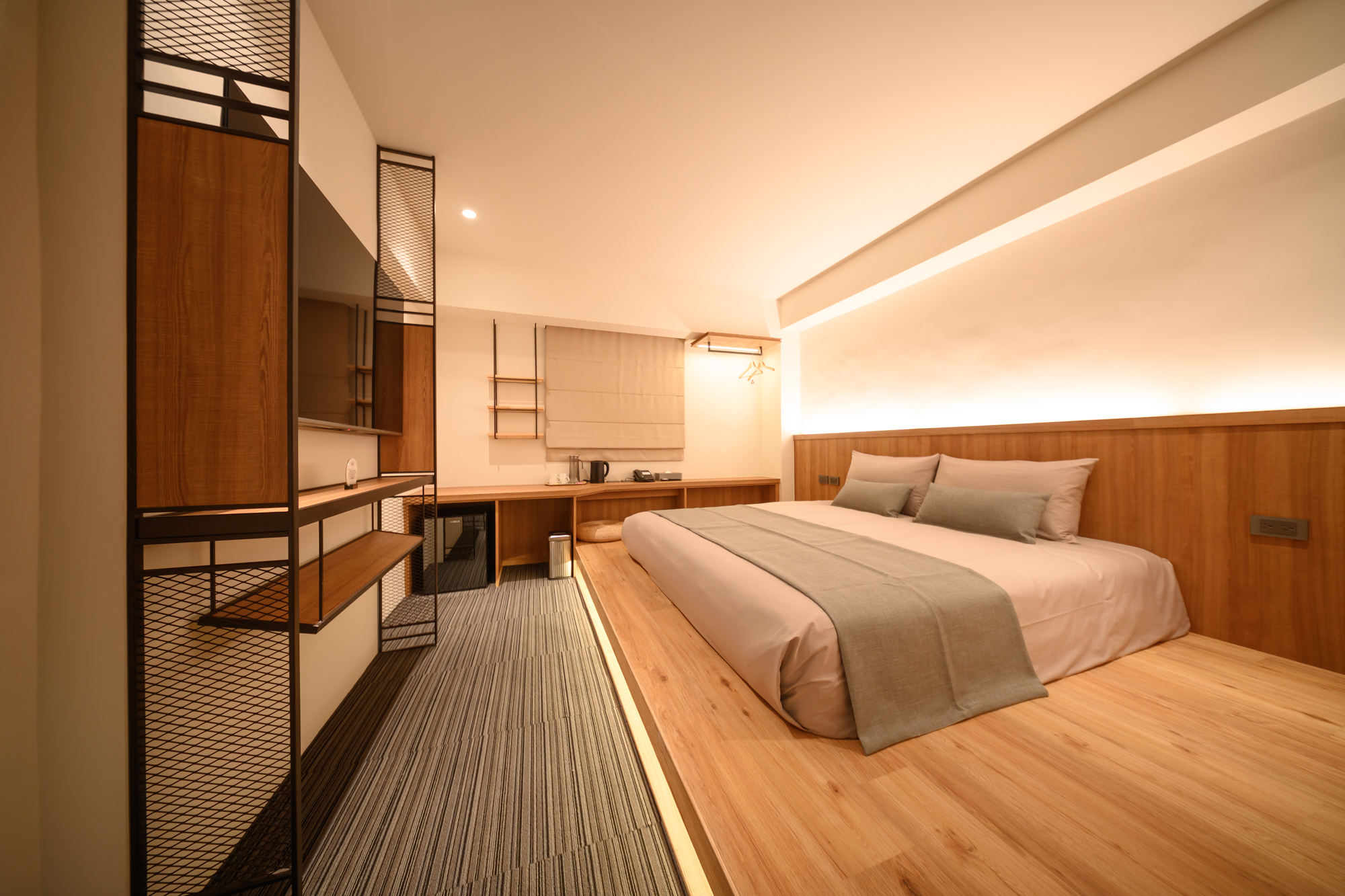  Hotel East Group22