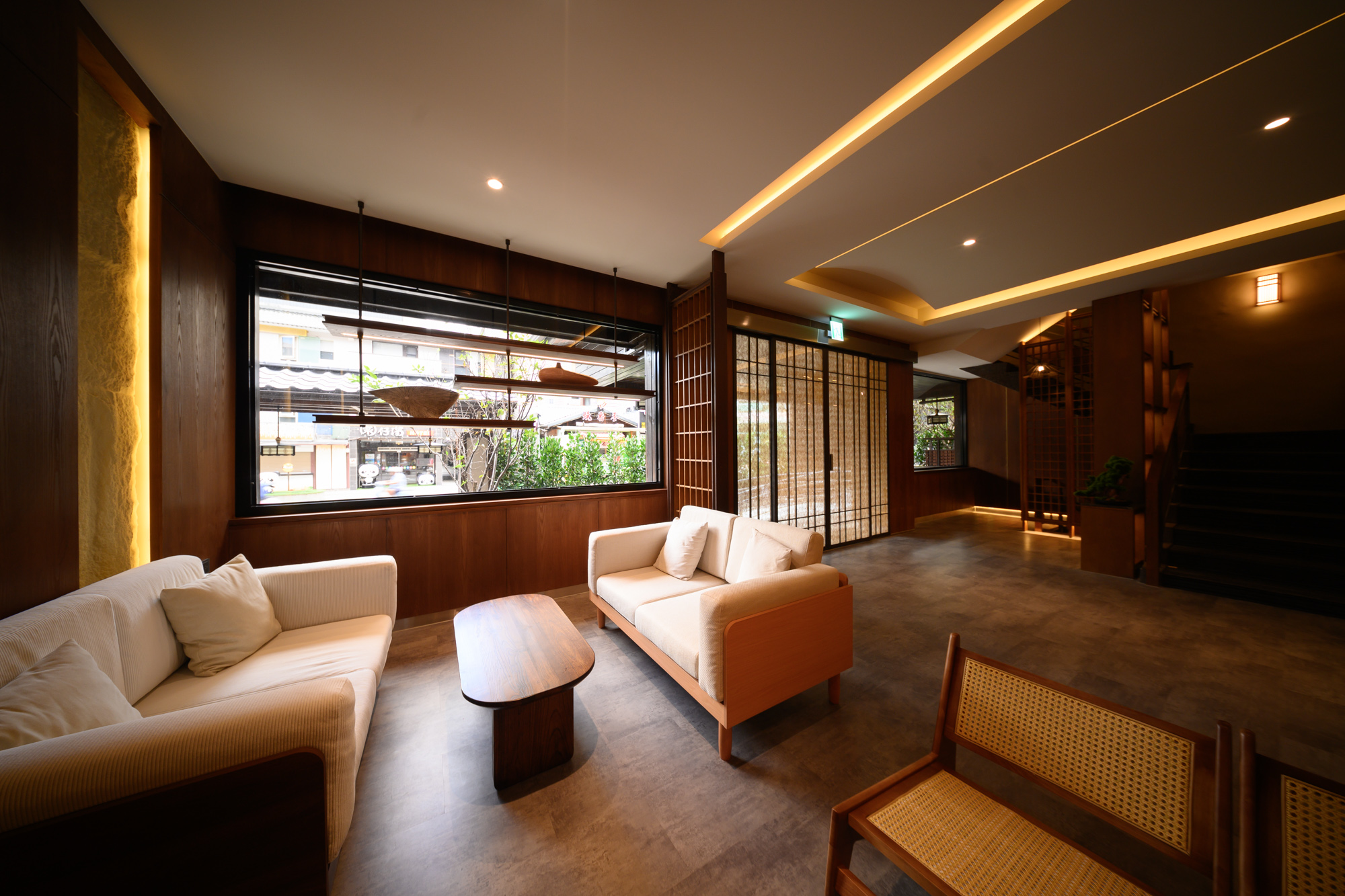  Hotel East Group8