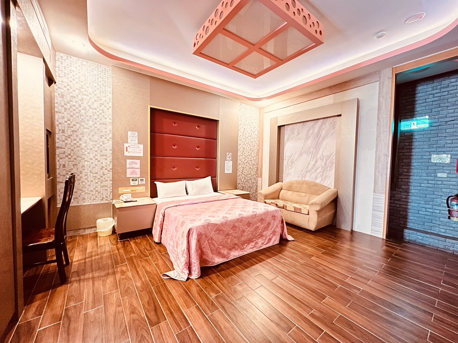 富晴汽車旅館44