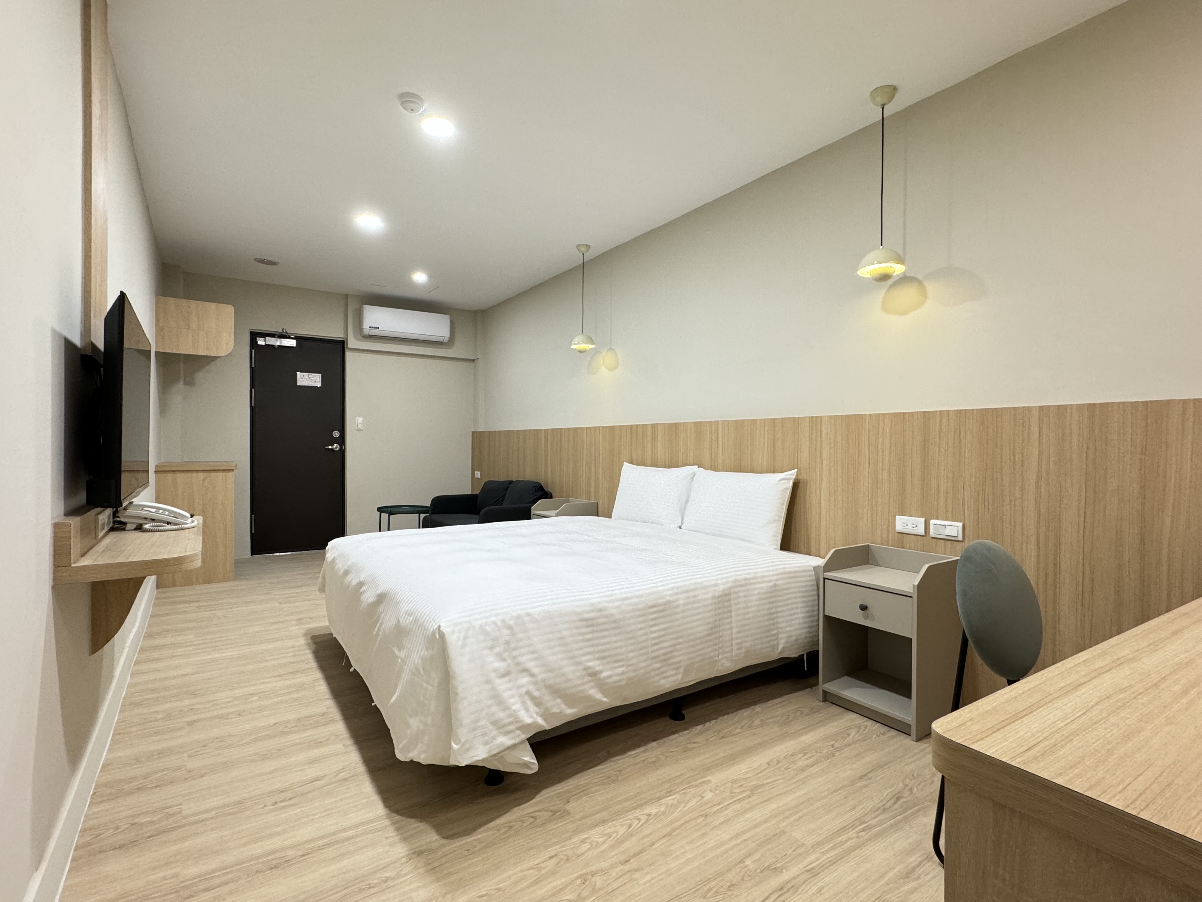 Yoshi Hotel1