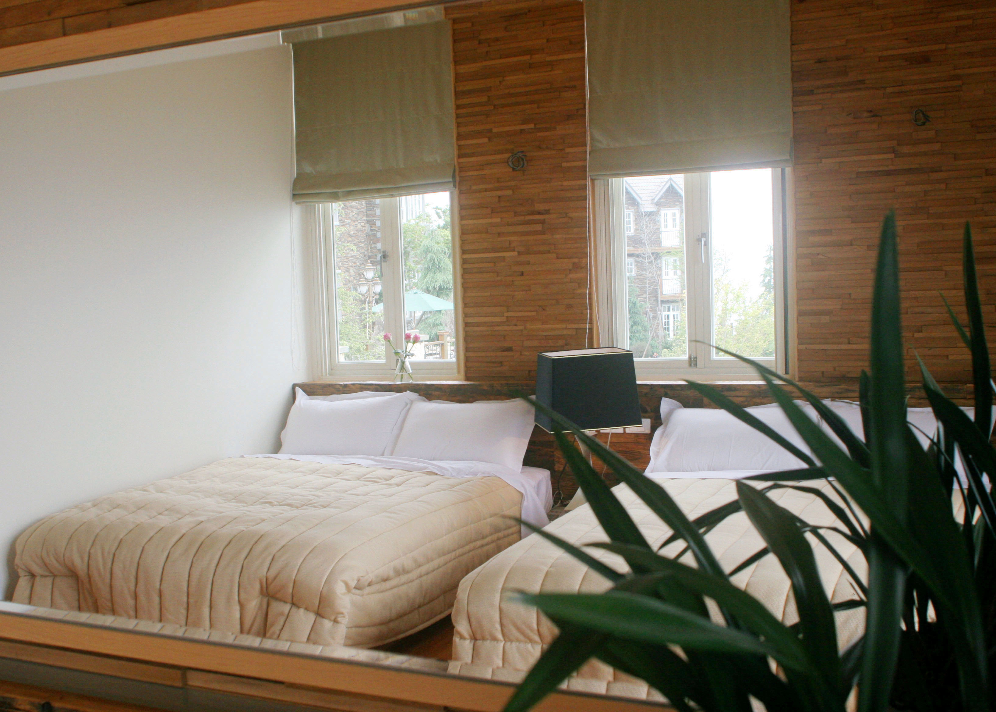 SPRING GARDEN CHATEAU-2