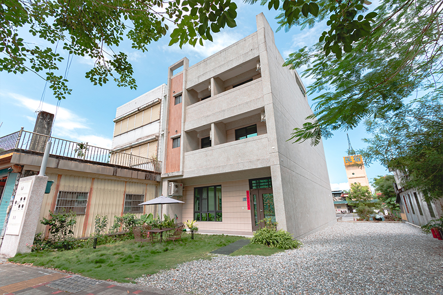 翌日急いでライト トラベル B&B-1