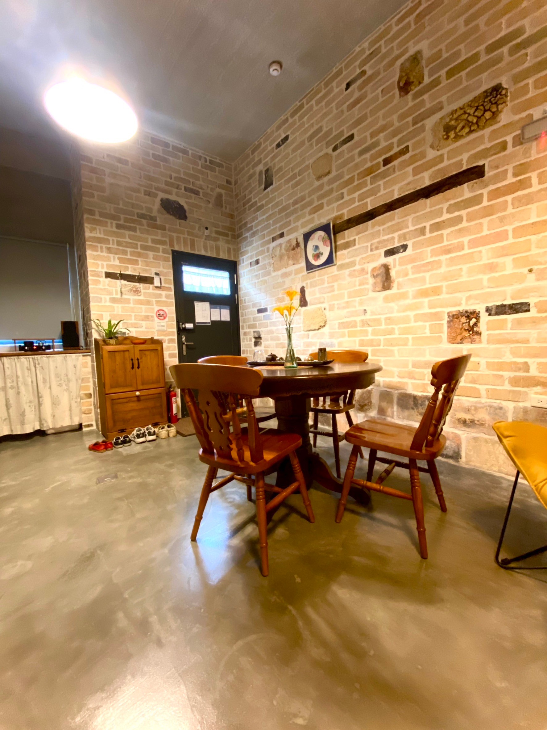溪水旁民宿-3