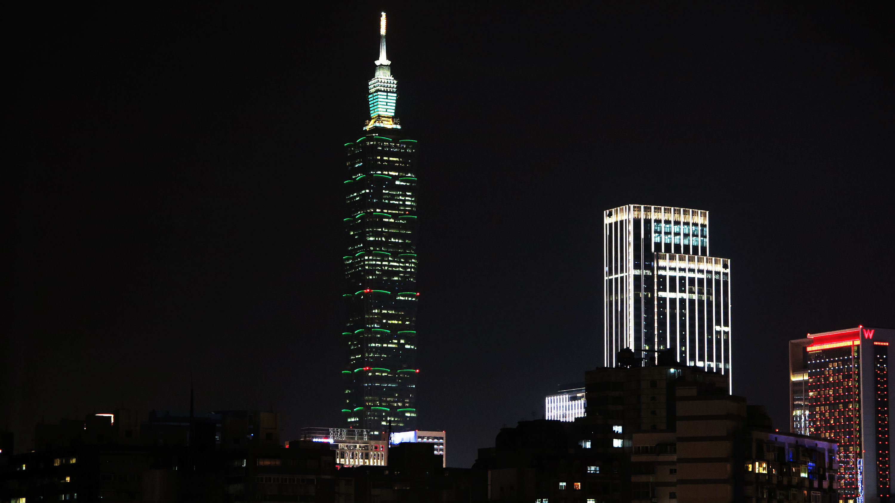 部分房型窗外夜景