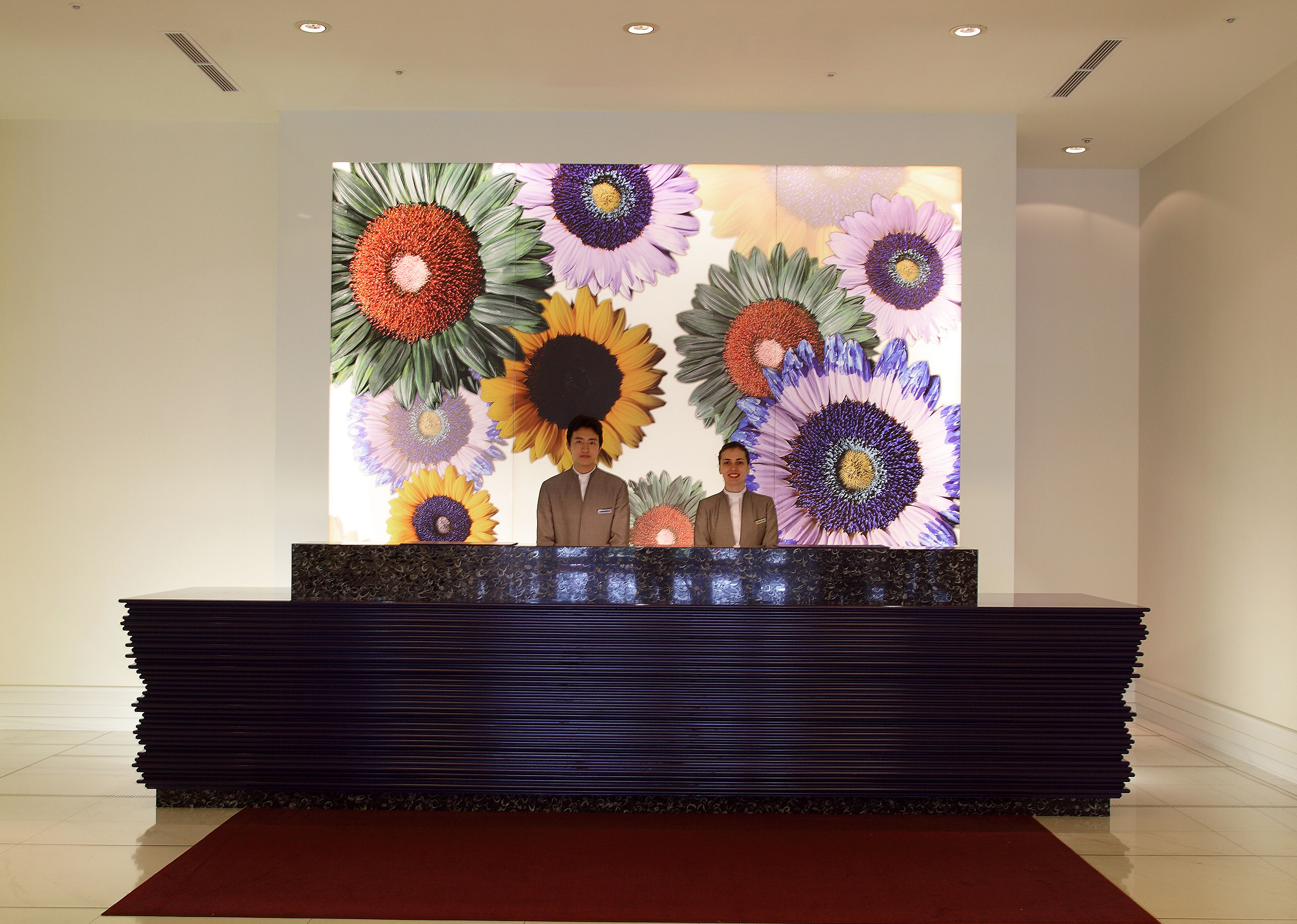 維多麗亞酒店櫃檯大廳
提供貼心、溫暖、專業的服務。