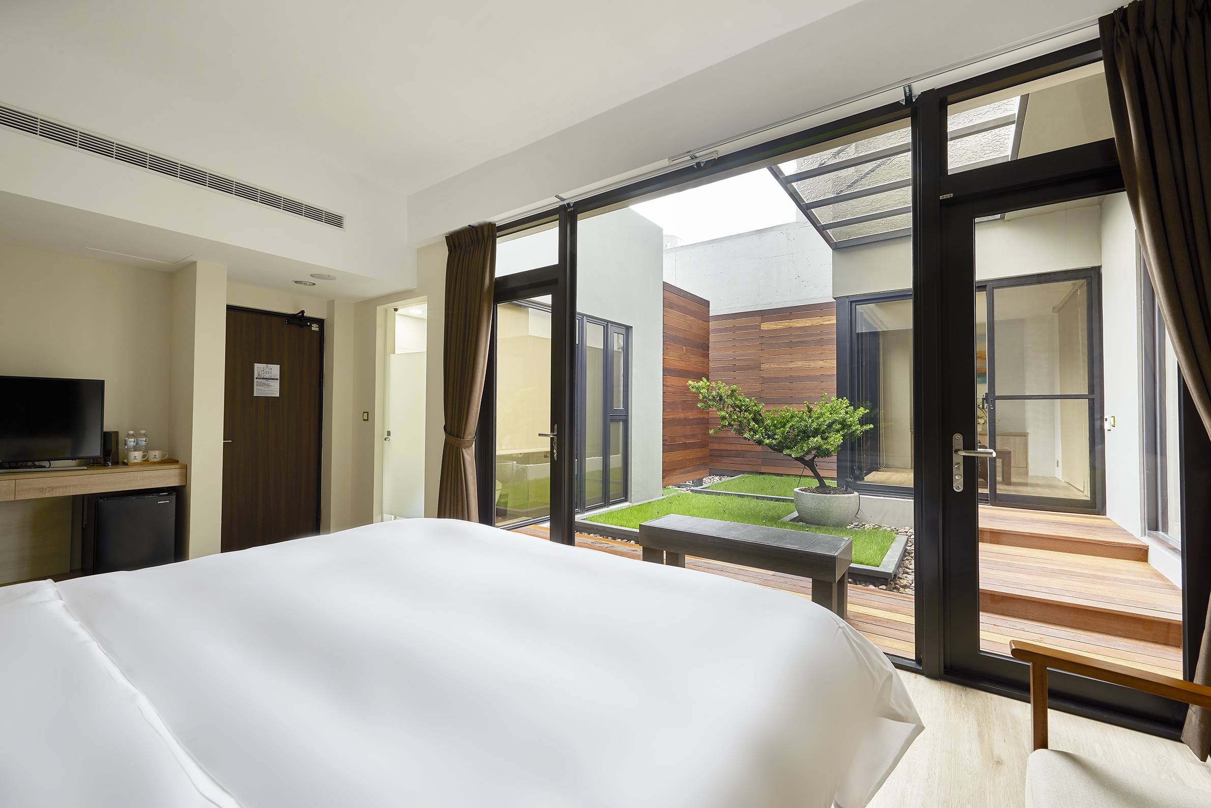 HOTEL Z-2